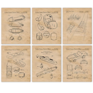Puede incluir: Un conjunto de seis dibujos de patentes vintage para atracciones de parques de atracciones. Los dibujos son en blanco y negro y presentan varios diseños de atracciones, incluyendo un submarino, un automóvil y una montaña rusa.