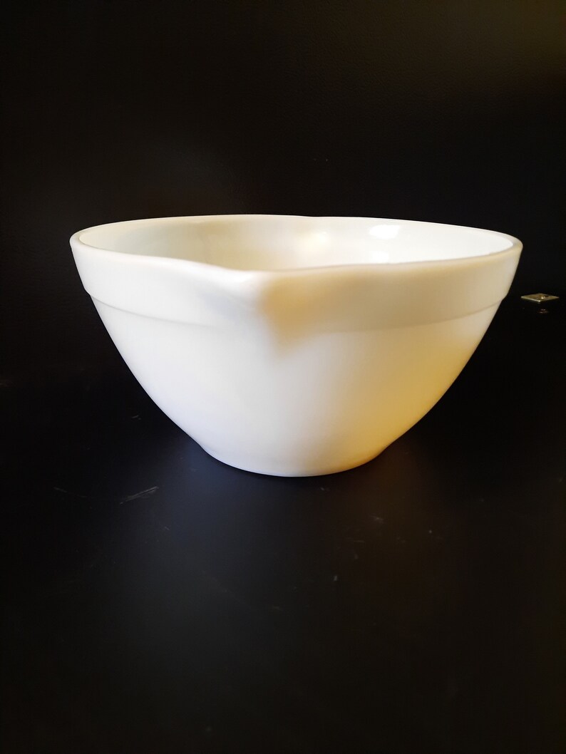 1940s Milk Glass Oven Fire King Ware Made in the USA Mixing Bowl With D