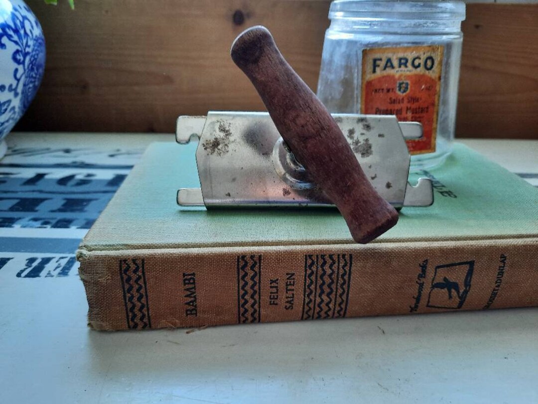 Vintage Top off Jar and Bottle Screw Top Opener RED Wood Handle, Farmhouse Decor, Vintage