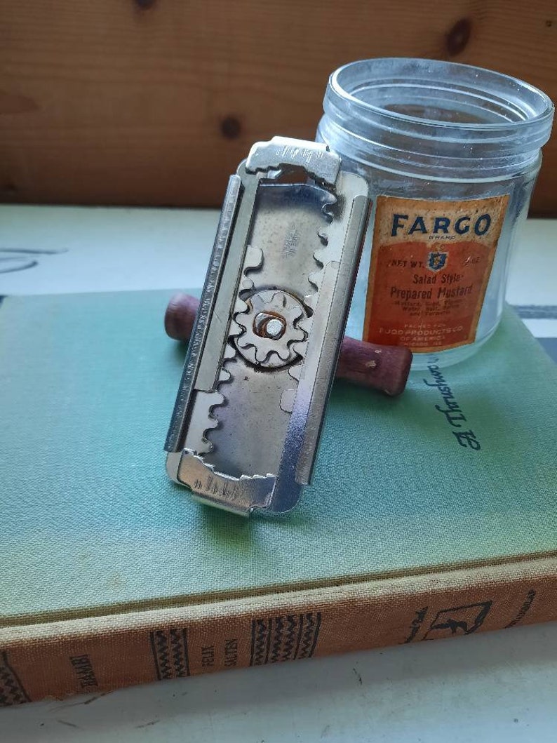 Vintage Top off Jar and Bottle Screw Top Opener RED Wood Handle, Farmhouse Decor, Vintage