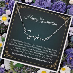 Afstuderen Handtekening Stijl Naam Ketting Sieraden Kaart Voor Dochter Kleindochter Zus Bonus Dochter met Berichtkaart en Geschenkdoos Luxe
