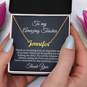 Meilleur enseignant de tous les temps, message d'appréciation avec carte nom collier cadeau, idée cadeau bien pensée pour enseignant, cadeau pendentif éducateur pour la fête des enseignants