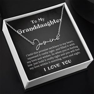 Kleindochter verjaardagscadeau, handtekening stijl naamketting van grootmoeder met doordachte berichtkaart, grootmoeder kleindochter ketting