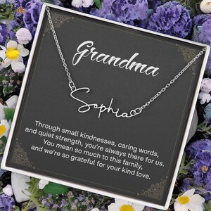 Coffret cadeau collier prénom style signature carte cadeau pour l'anniversaire de grand-mère Noël fête des mères