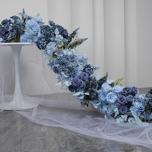 Runner di fiori di peonia azzurra, ghirlanda di fiori blu polvere per ricevimento di nozze, fila di fiori da tavolo, decorazioni per la casa e il negozio, runner per navate nuziali