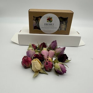 Freeze Dried Edible Flower Buds, Culinary Garnish, Natural Edible Flowers for Baking, Edible Floral Cooking Infusions, Cocktail Confetti