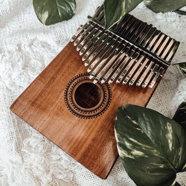 Sound Hole Kalimba mit 17 Tönen in C-Dur aus Akazienholz