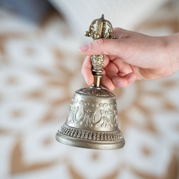 Cloche tibétaine fabriquée à la main en trois tailles