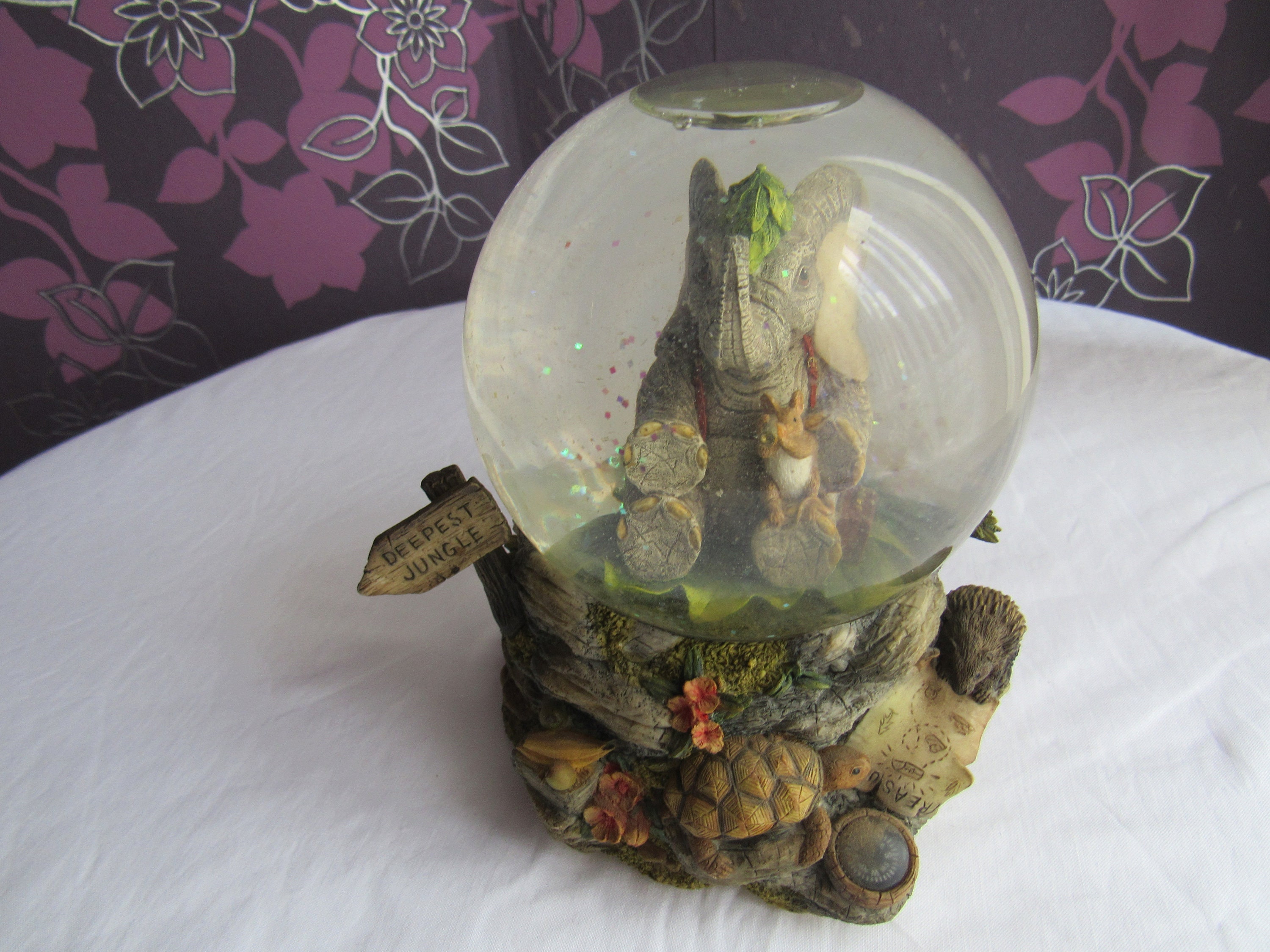 Éléphant Musical Wafer Globe