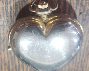 Gloria Vanderbilt heart watch pendant needs  battery vintage