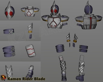 Puede incluir: Un diagrama detallado de la armadura de Kamen Rider Blade, que muestra el casco, la placa del pecho, las hombreras, los guanteletes y las botas. La armadura es principalmente plateada con detalles en negro y rojo.