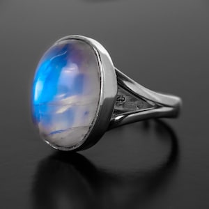New Moonstone 925 Sterling Silver Natural Gemstone Ring June Birthstone - Statement jewellery - Oval Blue Stone Women jewelry Rios London