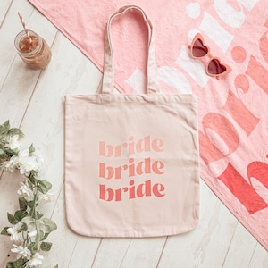Pink Bride To Be Tote Bag - Tote Bag Gift for the Bride - Hen Party, Wedding & Engagement Gifts - Abroad Wedding/Hen Party