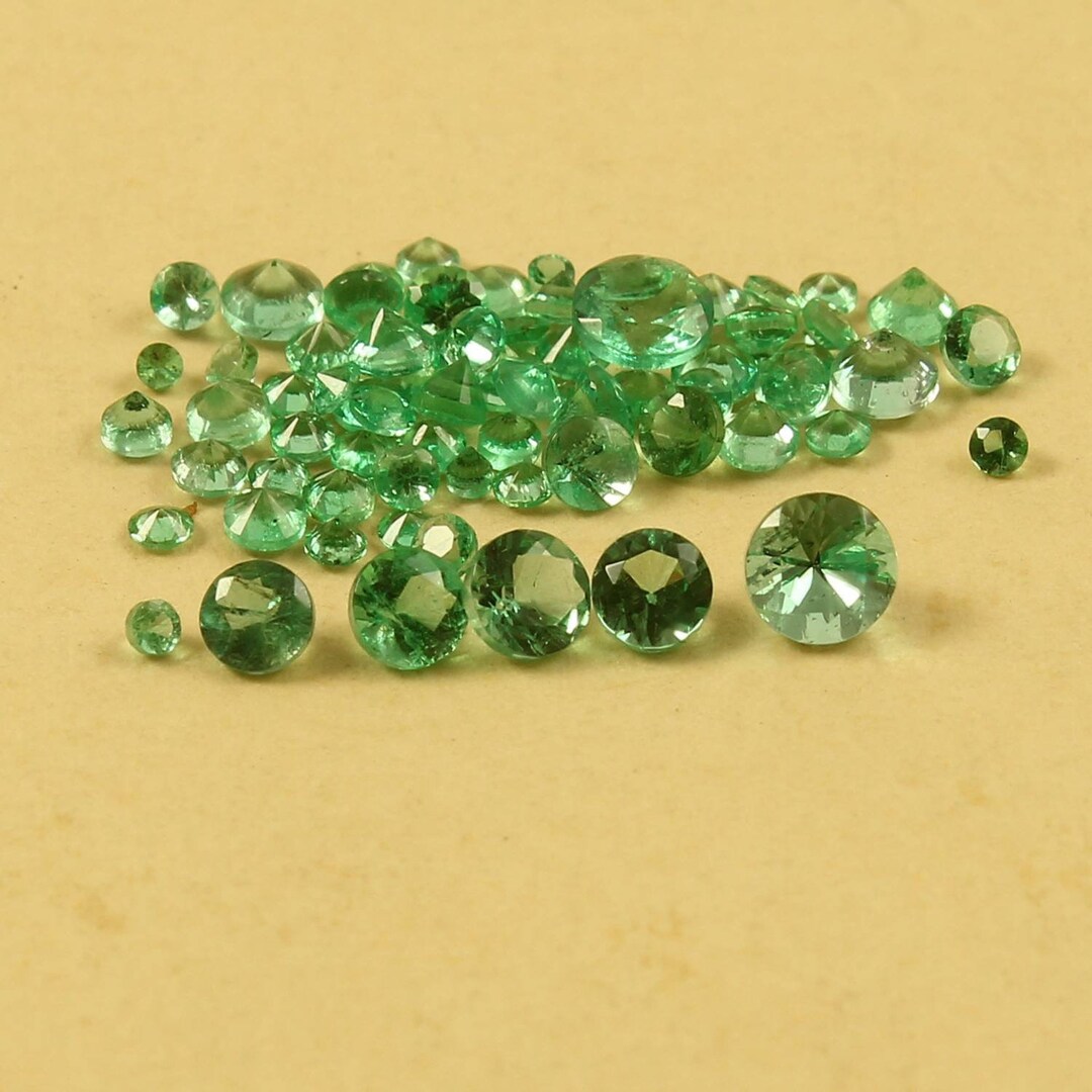 Natural Emerald Light Green Emerald Round Diamond Cut Faceted Emerald