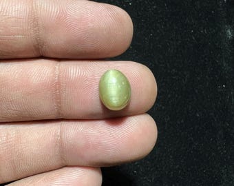 Grünes Chrysoberyll-Katzenauge Cabochon Oval 10 x 8 MM 3.25 cts. Grünquarz-Katzenauge Cabochon für Lapidary Künstler Edelstein für die Schmuckherstellung