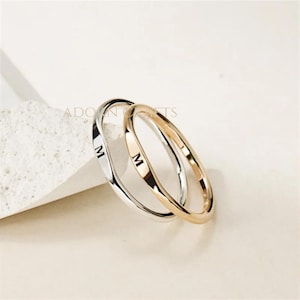 Anillo de sello pequeño, anillo meñique liso pequeño, anillo de sello grabado personalizado, anillo inicial ultrafino, plata personalizada, anillo de nombre de oro de 14K