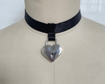 Adjustable heart choker for women, choker with a lock, choker collar, collar for women, heart choker,heart necklace locket