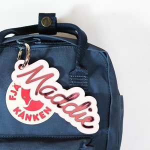 Etiqueta para equipaje, mochila escolar, llavero con nombre, regalo para un amigo, regalo por menos de 20 USD, llavero grande de acrílico