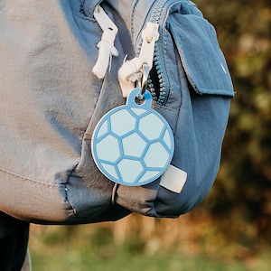 Porte-clés personnalisé Football - Superposition | Étiquette pour sac en acrylique | Porte-clés tricolore | Porte-clés prénom cartable