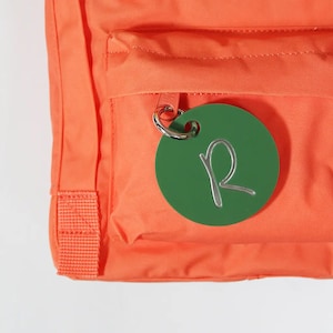 Porte-clés initiale Étiquette de sac Cartable d'école Sac à dos Porte-clés Nom Porte-clés