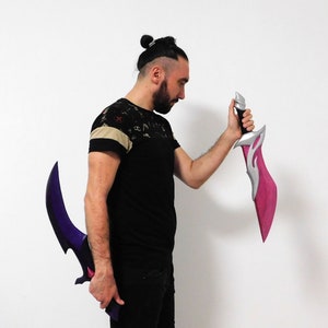 LoL cosplay props replica - Custom cosplay daggers commission - cosplay props custom order