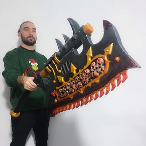 Réplica de hacha de cosplay personalizada: Hacha de calavera de espuma EVA hecha a mano