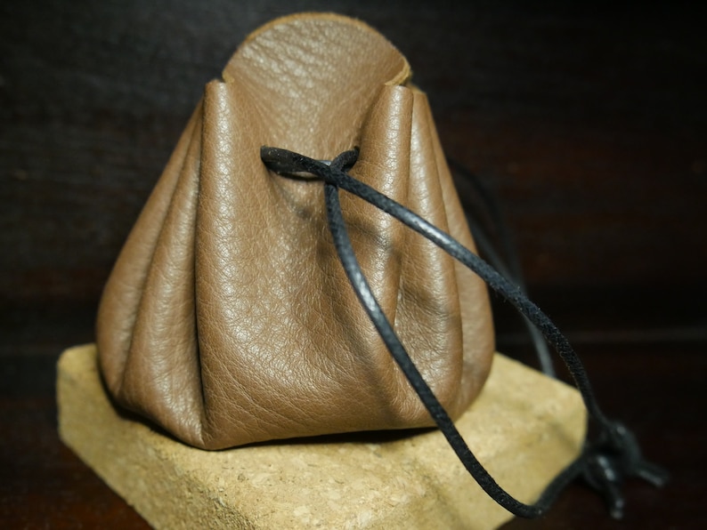 Bourse cuir véritable porte monnaie sac à dés poche à bijoux cadeau homme médiéval traditionnel écologique upcyclé Chocolat au lait