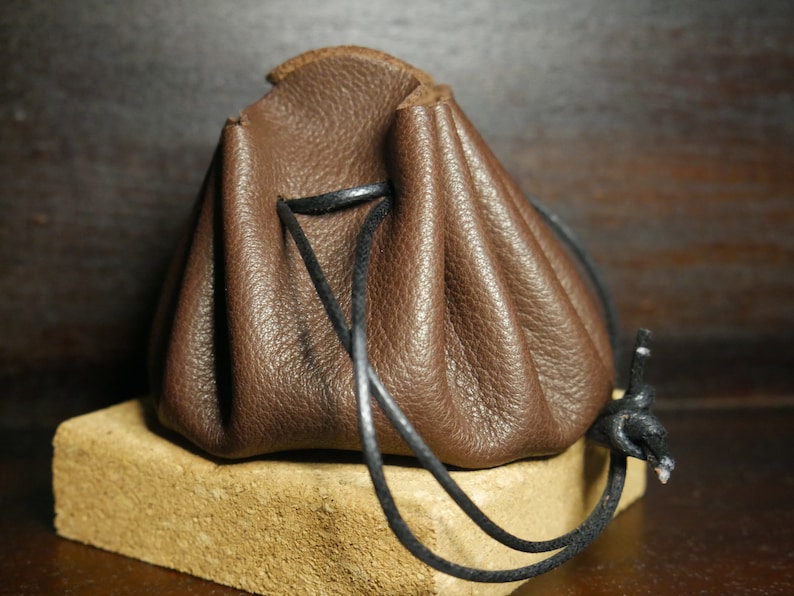 Bourse cuir véritable porte monnaie sac à dés poche à bijoux cadeau homme médiéval traditionnel écologique upcyclé image 7