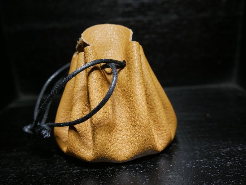 Bourse cuir véritable porte monnaie sac à dés poche à bijoux cadeau homme médiéval traditionnel écologique upcyclé Caramel