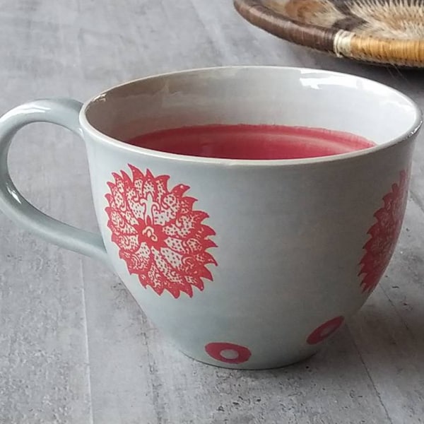 Muttertag Tasse Becher JumboTasse handgetöpfert Keramik ca 450 ml , handglasiert hellgrau rot