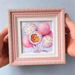 Cuadro de cake pops Arte pequeño enmarcado Cuadro al óleo original Decoración de pared con pasteles rosas Comida sobre lienzo Dulces pop art Obra de arte de cocina