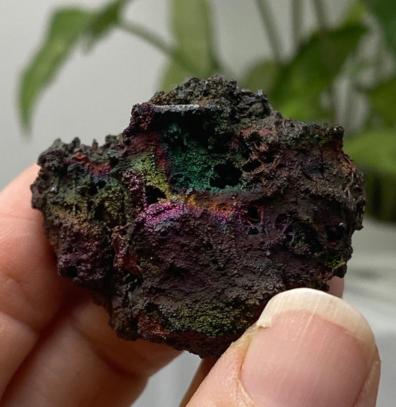 Quartz With Color Changing Iridescent Hematite