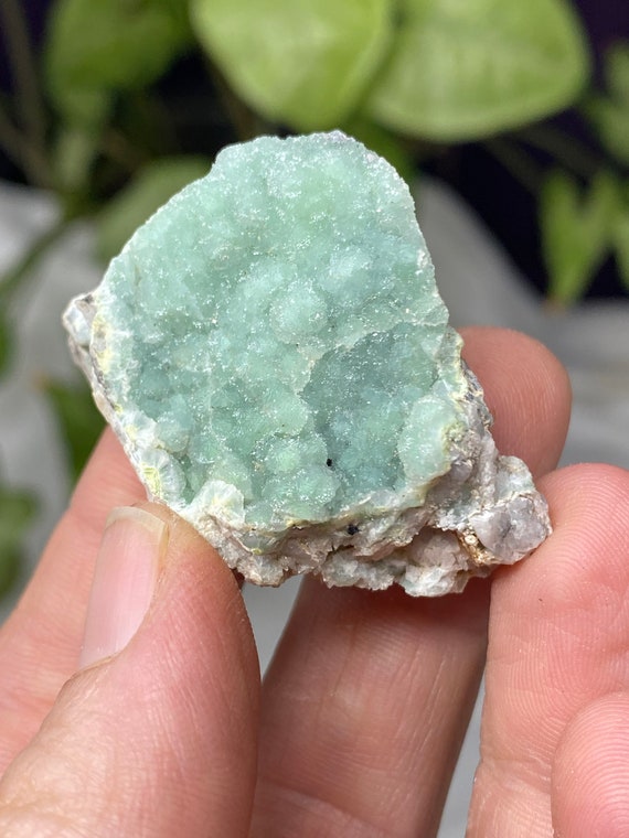 Vibrant Lustrous Arkansas Wavelite