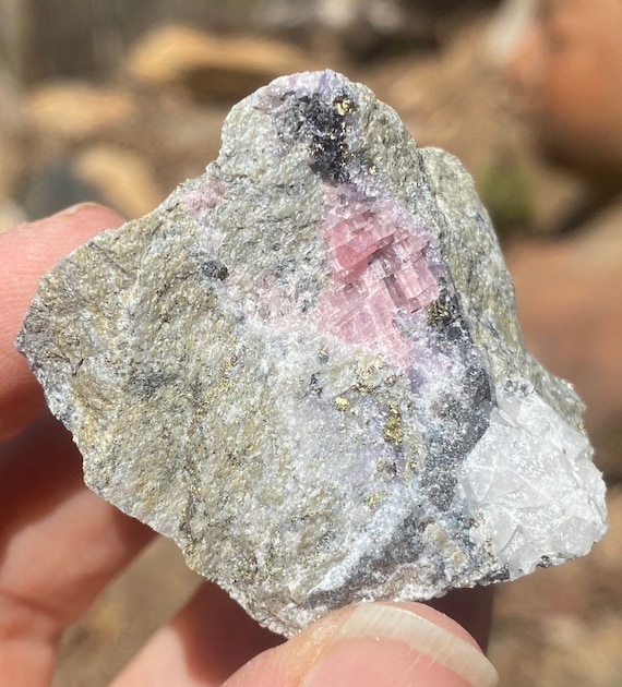 Rhodochrosite with Chalcopyrite