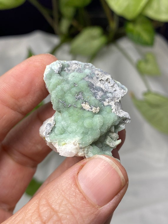 Vibrant Lustrous Arkansas Wavelite