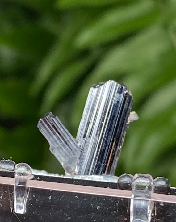 Red Rutile “V” Thumbnail