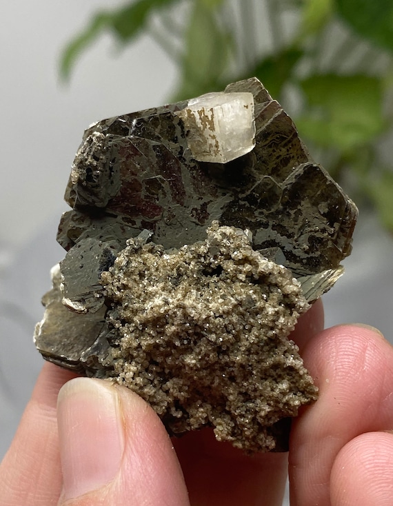 Mica with Sidderite and Calcite
