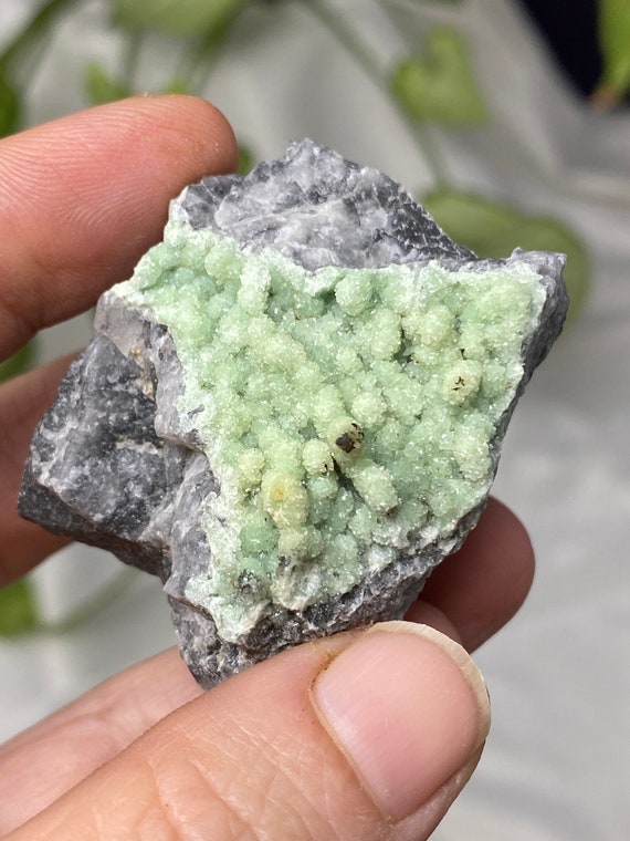 Vibrant Lustrous Arkansas Wavelite