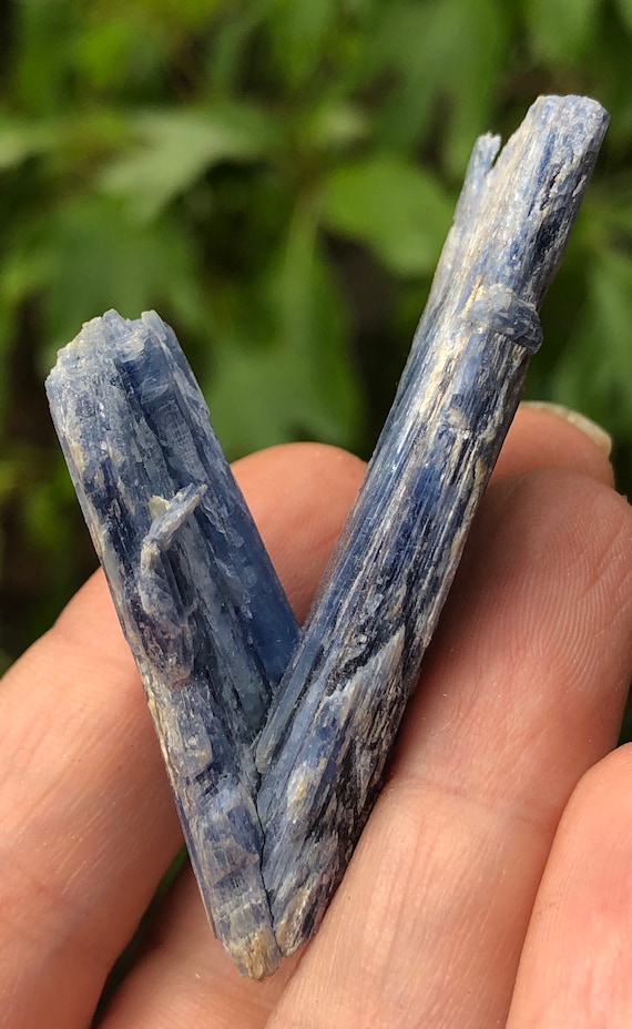 Kyanite “V”