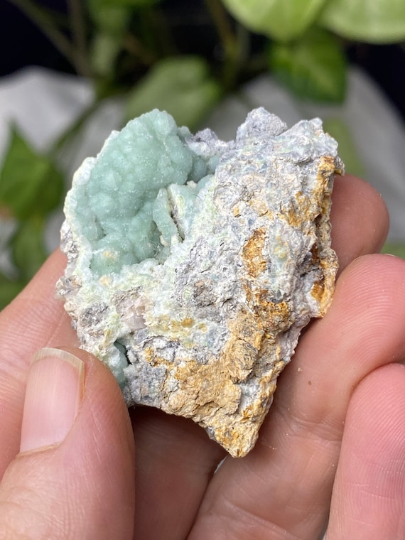 Vibrant Lustrous Arkansas Wavelite