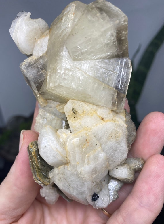 Calcite and Albite with Muscovite, Rutile, and Black Schorl
