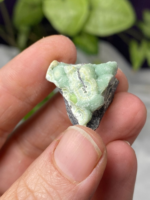 Vibrant Lustrous Arkansas Wavelite