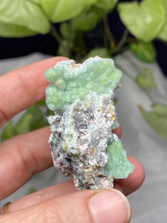 Vibrant Lustrous Arkansas Wavelite