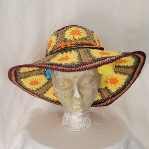 Ladie's sun hat. Beachwear. image 3