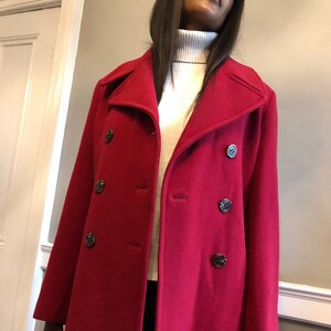Klasyczny wełniany płaszcz typu peacoat Calvin Klein w kolorze czerwonym