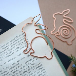 Personalized wire bookmark, paper clip, rabbit, gift for kid, clip-style book mark, party favors, bunny, small gift idea for friends