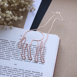 Personalized wire bookmark, giraffe paperclip, Hand Stamped, gift for booklover, for kids, for friend, Custom metal bookmark, party favors