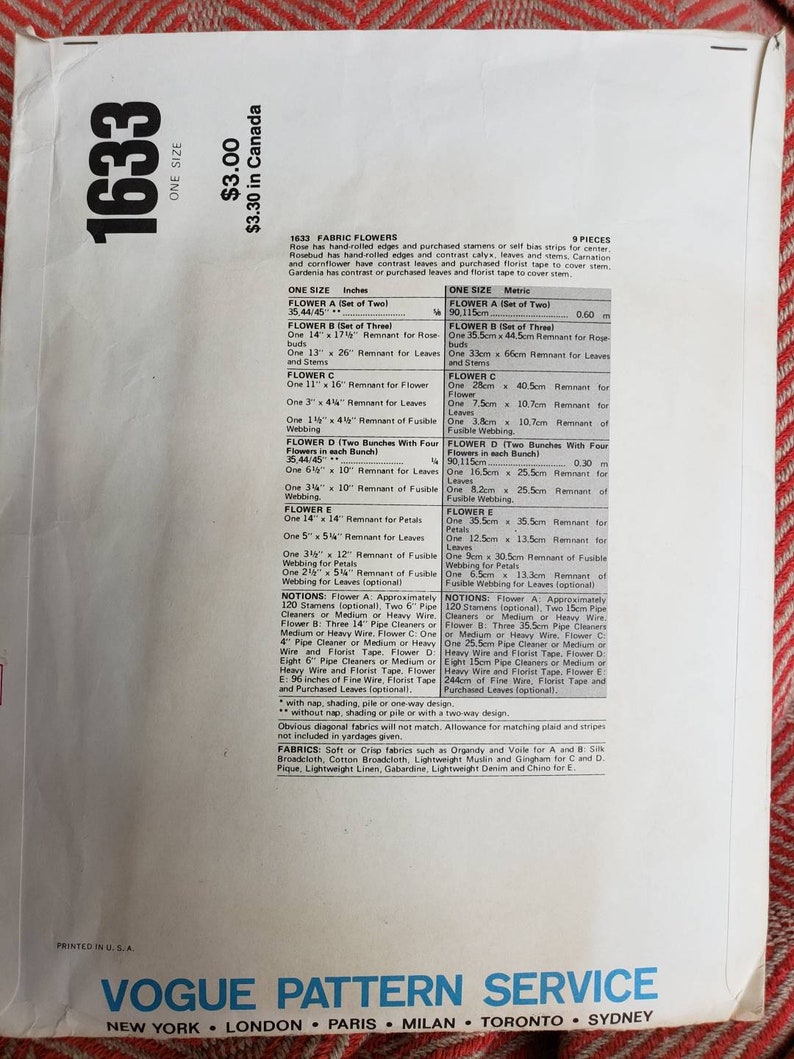 Vintage 1970/'s Uncut and unused Vogue Fabric Flower Pattern