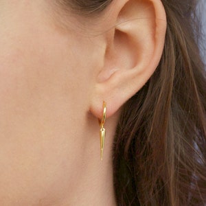 Pointed hoop earrings made of 925 sterling silver in gold