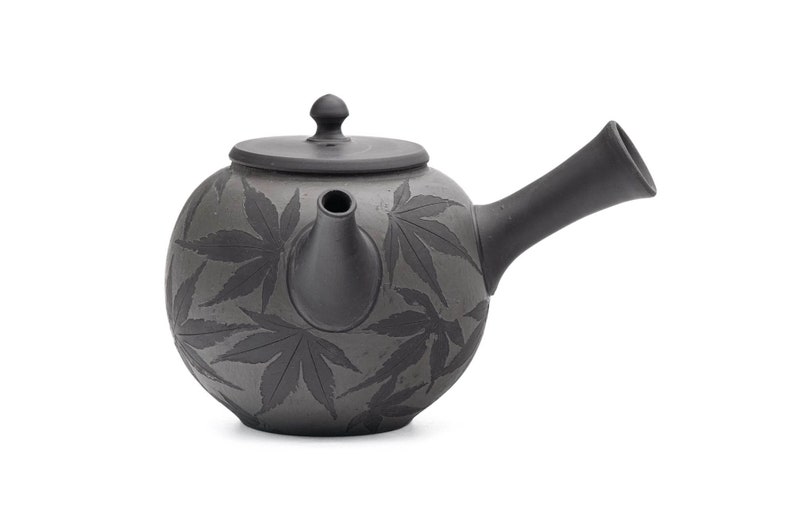 Momiji Black Kokudei Tokoname Teapot - Thumbnail 3